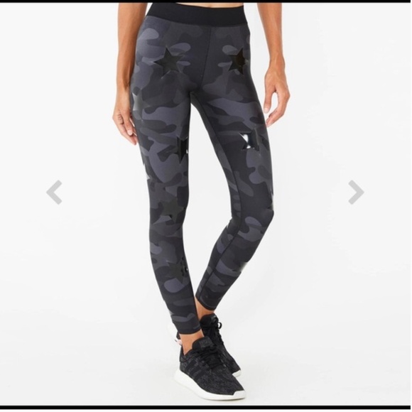 Ultracor Lux Ultra Knockout Camo Star Print High Rise Leggings Size Small - Picture 1 of 12